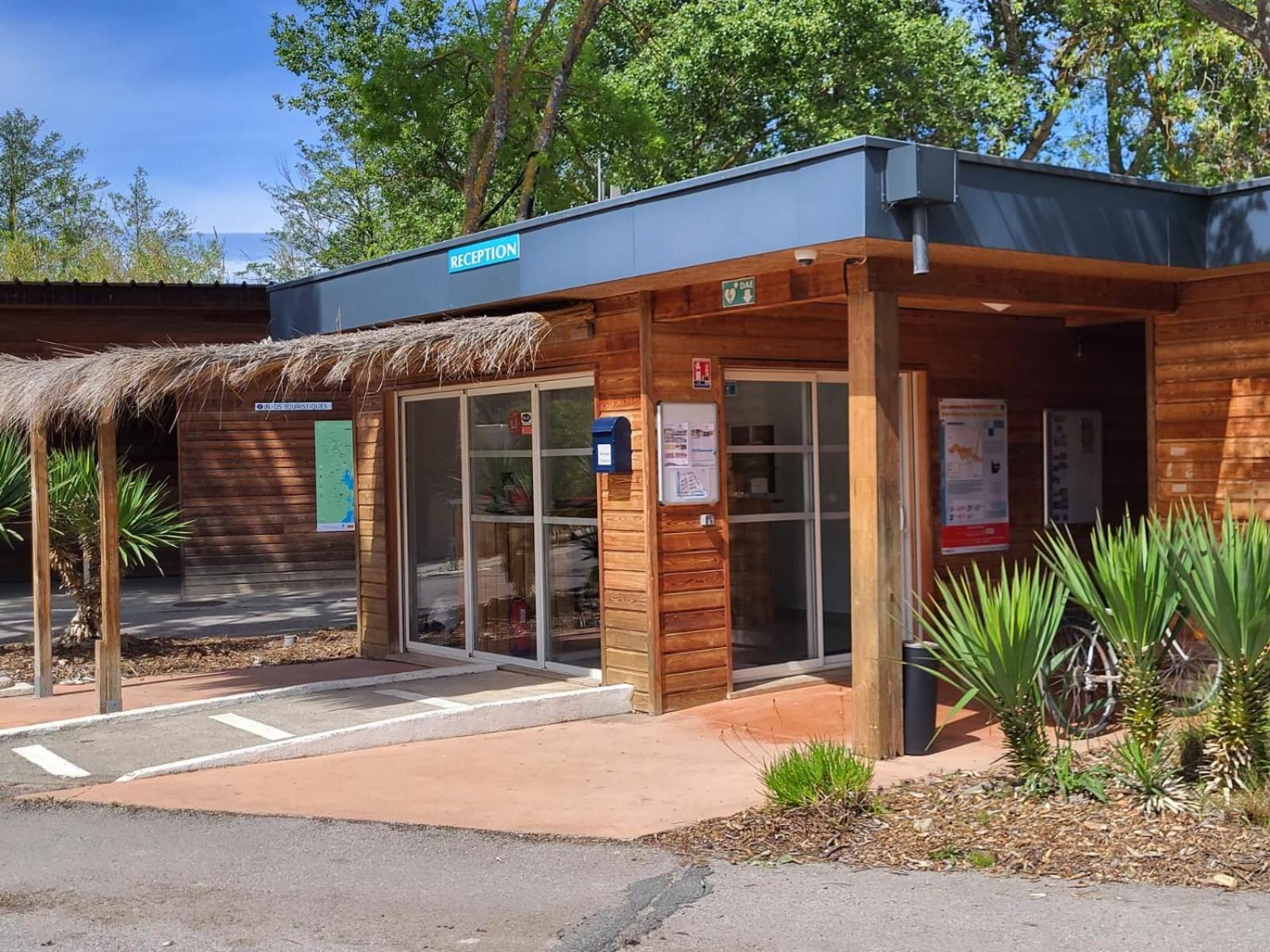 Camping Le Val De Cesse Mirepeisset Exterior foto